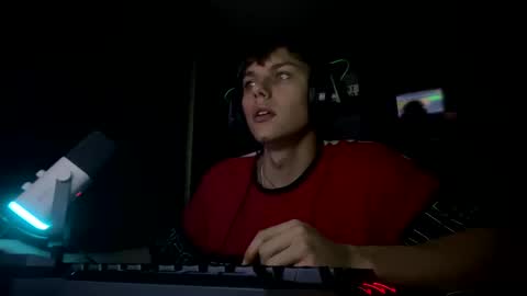 Hot boy 2002 online show from December 1, 11:25 pm