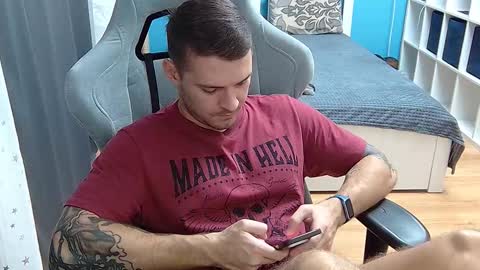 hot_cap_77 online show from November 27, 5:04 pm