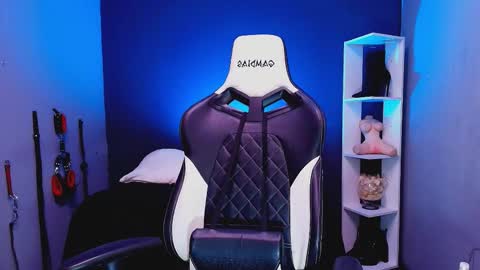 hot chocolate 4u online show from November 4, 12:15 pm