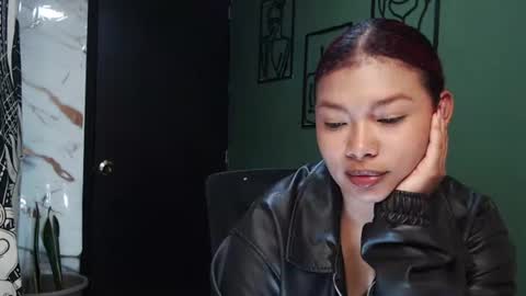 hot chocolate 4u online show from July 30, 3:27 am