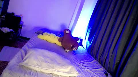 its me CLAUDIA online show from January 19, 4:54 am