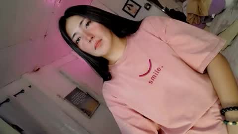 its me CLAUDIA online show from March 18, 5:21 am