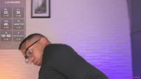 hot_dreams_x online show from January 24, 6:25 pm