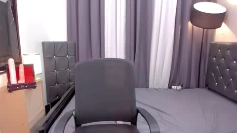 kelly lee online show from February 9, 12:09 pm