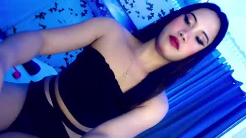 Snapshot of hot_fuckingmedusa69 chatting on January 2, 4:35 pm Naughty Allison online show from January 2, 4:35 pm