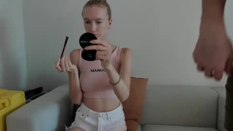 Snapshot of hot_ho chatting on January 8, 7:45 am Angel and Max FANSLY - hot ho online show from January 8, 7:45 am