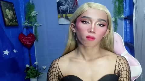 Snapshot of hot_khianna chatting on February 15, 1:31 pm Khianna online show from February 15, 1:31 pm