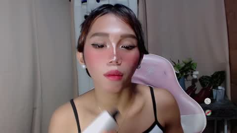 Khianna online show from May 4, 2:24 pm