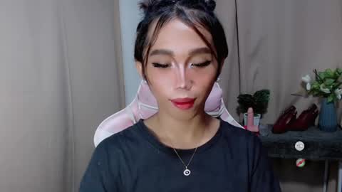 Khianna online show from May 6, 12:32 pm