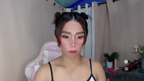 Khianna online show from May 12, 2:58 pm