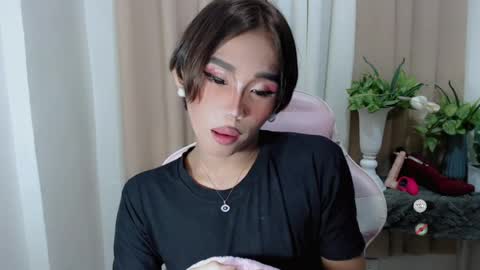 Khianna online show from May 22, 12:11 pm