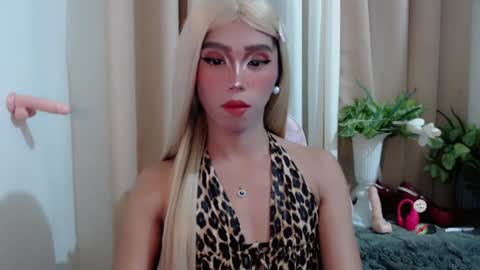 Khianna online show from May 24, 2:11 pm