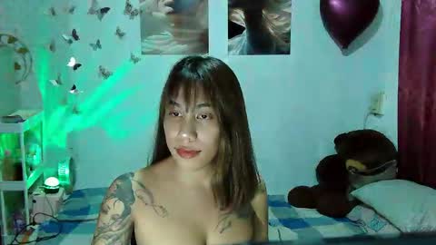 Snapshot of hot_kieshe chatting on February 20, 3:45 pm hot_kieshe online show from February 20, 3:45 pm