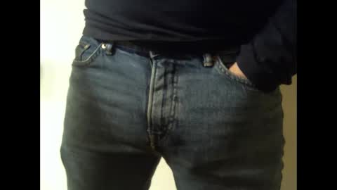 Snapshot of hot_lars chatting on December 16, 10:34 pm Lars online show from December 16, 10:34 pm