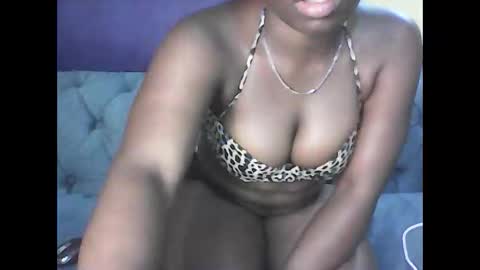 hot_latifah online show from March 16, 5:39 pm