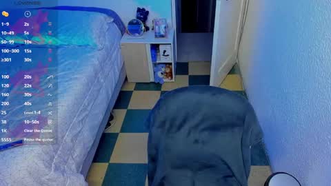 Snapshot of hot_latin_temptation chatting on June 8, 1:28 am Alejandro online show from June 8, 1:28 am