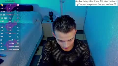 Snapshot of hot_latin_temptation chatting on June 15, 4:36 am Alejandro online show from June 15, 4:36 am