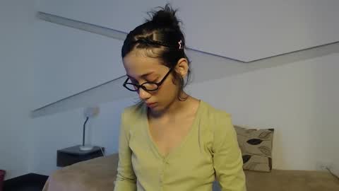 Snapshot of hot_little_bunny chatting on January 18, 9:51 pm Alana online show from January 18, 9:51 pm