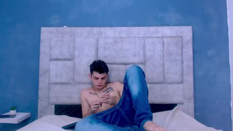 Snapshot of hot_lovesex chatting on January 12, 6:59 pm Hot Couple online show from January 12, 6:59 pm