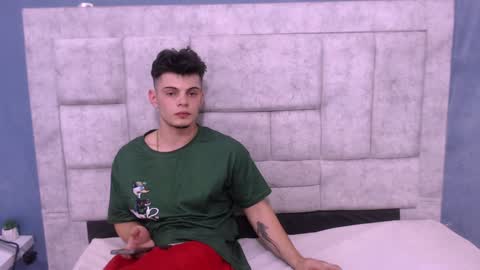 Snapshot of hot_lovesex chatting on January 29, 7:11 pm Hot Couple online show from January 29, 7:11 pm