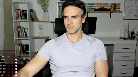 Snapshot of hot_martin25 chatting on December 10, 4:06 pm Martin online show from December 10, 4:06 pm