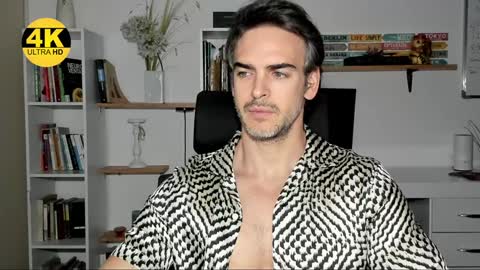 Snapshot of hot_martin25 chatting on December 17, 2:00 pm Martin online show from December 17, 2:00 pm