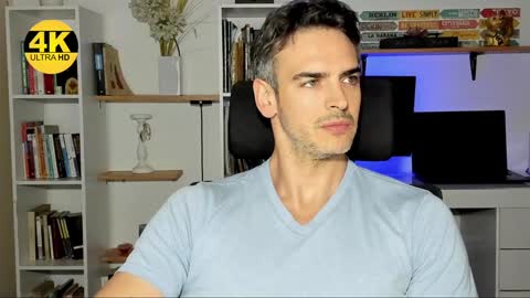 Snapshot of hot_martin25 chatting on December 25, 10:37 pm Martin online show from December 25, 10:37 pm