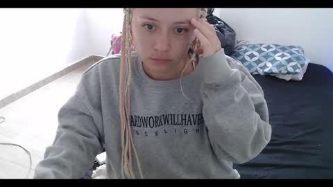 Mia online show from January 3, 4:16 pm