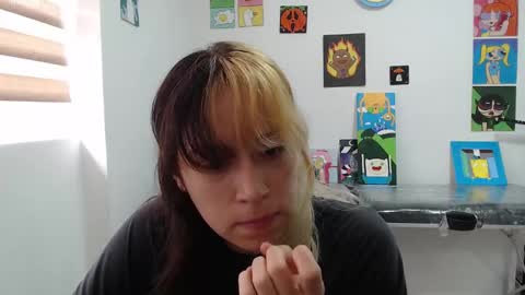 Mia online show from September 18, 5:15 pm