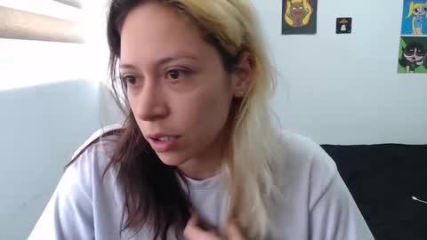 Mia online show from October 15, 2:17 pm