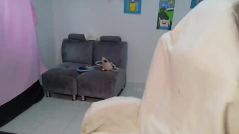 Mia online show from February 25, 7:12 pm