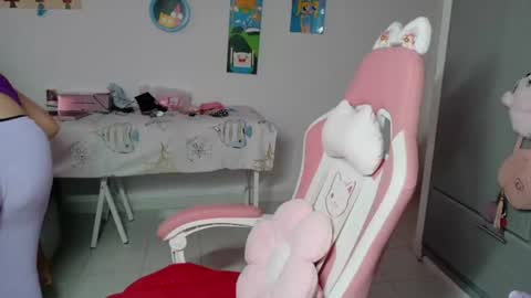 Mia online show from July 22, 1:58 pm