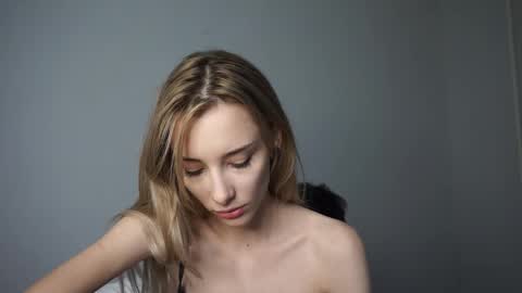 Sara and Sam online show from November 20, 3:12 pm