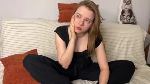 Snapshot of hot_n_coldd chatting on March 28, 8:19 pm Sara and Sam online show from March 28, 8:19 pm