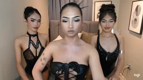 hot_nikki69 online show from March 28, 7:13 pm