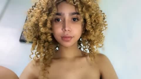 Snapshot of hot_princess143 chatting on March 17, 4:50 am Ninna online show from March 17, 4:50 am