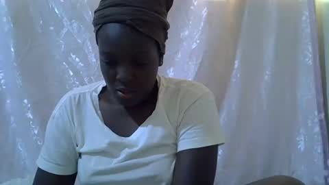 RAYLAH online show from April 3, 12:25 pm