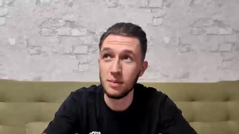 Snapshot of hot_richard_ chatting on April 15, 10:43 pm Hot richard online show from April 15, 10:43 pm