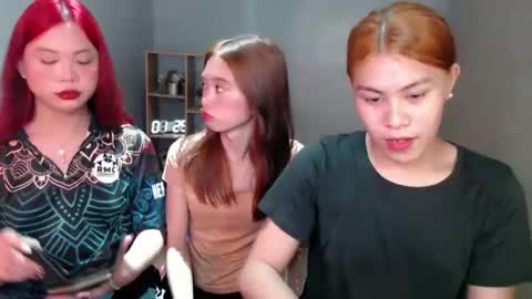 Snapshot of hot_selenaxx chatting on December 28, 5:55 am Selena online show from December 28, 5:55 am