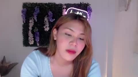 Snapshot of hot_selenaxx chatting on March 4, 8:05 pm Selena online show from March 4, 8:05 pm