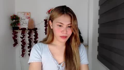 Snapshot of hot_selenaxx chatting on March 5, 6:12 pm Selena online show from March 5, 6:12 pm