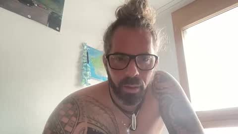 Snapshot of hot_sex83 chatting on December 7, 9:28 am letmedoo2 online show from December 7, 9:28 am