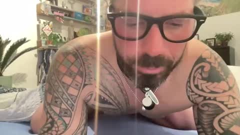 Snapshot of hot_sex83 chatting on March 6, 8:27 pm letmedoo2 online show from March 6, 8:27 pm