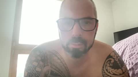 letmedoo2 online show from March 30, 11:33 am