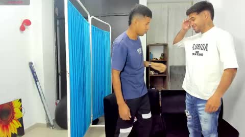 Vanesa Oliver and Andrew online show from March 9, 10:52 am