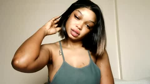 Snapshot of hot_sexxxy_baby chatting on July 9, 2:59 am Milly online show from July 9, 2:59 am