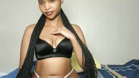 Snapshot of hot_sexy_babe chatting on May 17, 1:14 am Bellah online show from May 17, 1:14 am