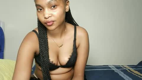 Snapshot of hot_sexy_babe chatting on May 19, 1:11 am Bellah online show from May 19, 1:11 am