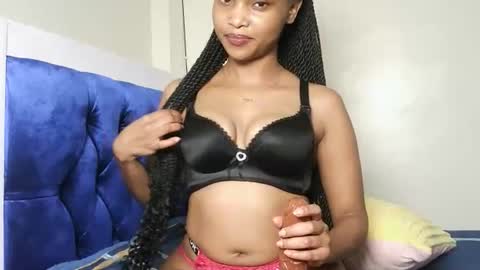 Snapshot of hot_sexy_babe chatting on May 21, 12:12 pm Bellah online show from May 21, 12:12 pm