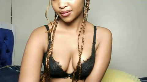 Snapshot of hot_sexy_babe chatting on June 5, 12:28 am Bellah online show from June 5, 12:28 am
